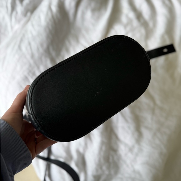 Italic Black Leather Bucket Bag - Picture 4 of 9